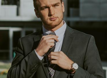 Làm Chú Rể Nên Mặc Mấy Bộ Vest Trong Tiệc Cưới Của Mình ?